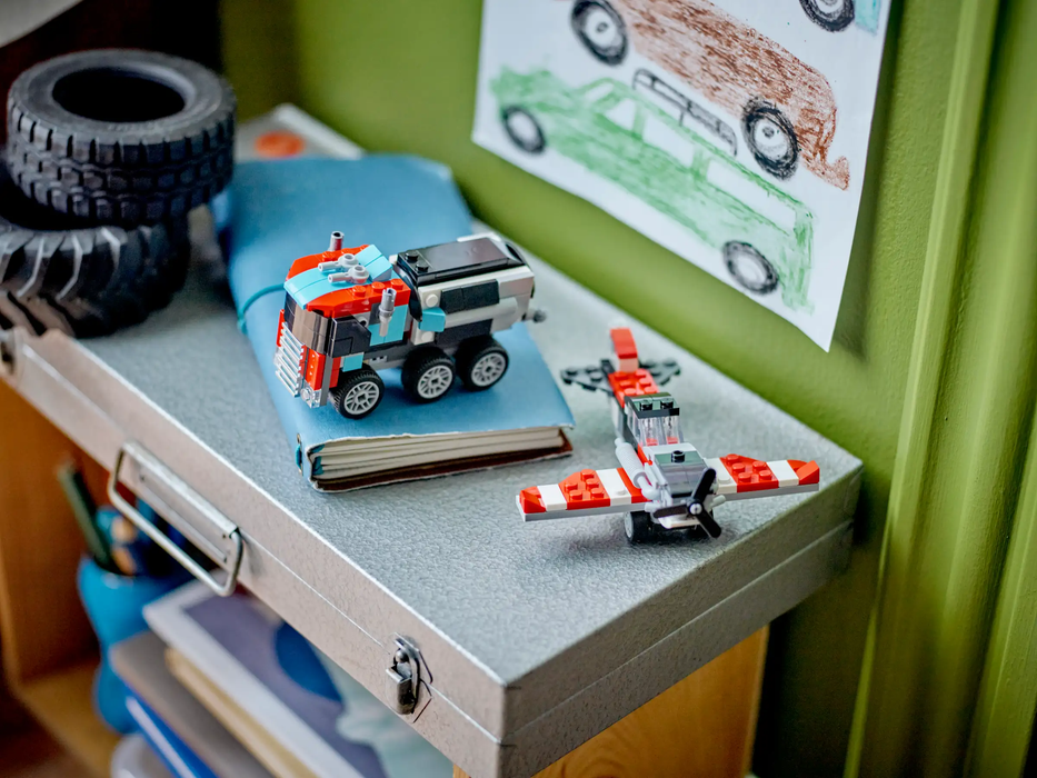 Flatbed Truck with Helicopter - Creator (31146)